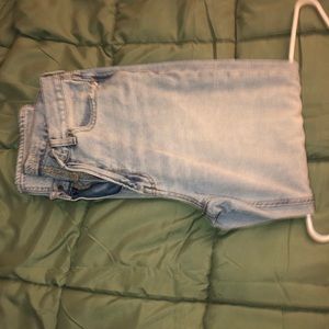 light wash ae mom jeans